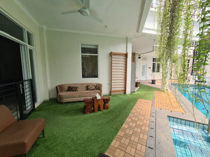 Rumah disewakan di Taman Beverly Lippo Cikarang